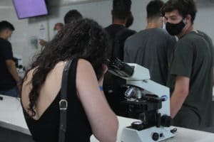 UniFOA recebe jovens de Lídice em visita guiada ao campus Olezio Galotti 2 IMG 9382