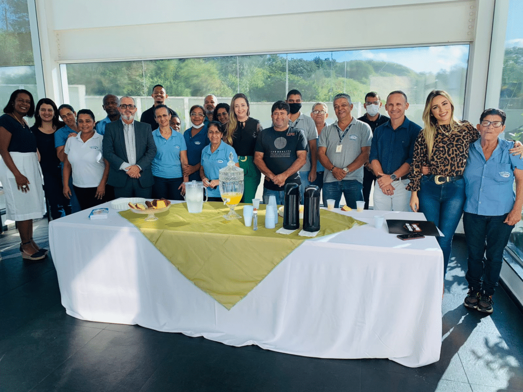 Funcionários do UniFOA recebem incentivos para concluir ensino médio através do CEJA, dentro do campus 4 Cafe da manha