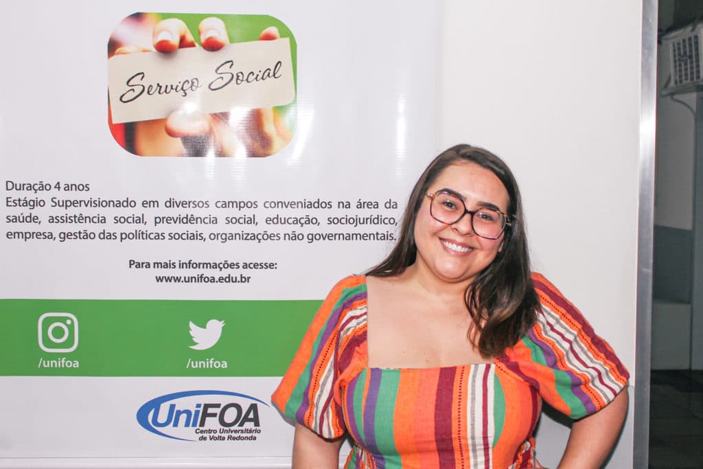 Aluna de Serviço Social do UniFOA é aprovada em 2º lugar no concurso do Tribunal de Justiça 1 Aprovada em 2º lugar, Caren Rezende é aluna do 3º ano de Serviço Social do UniFOA