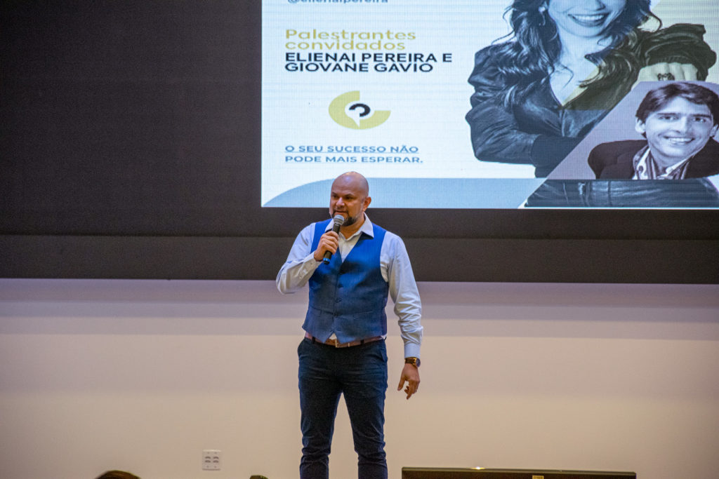 UniFOA reúne 400 pessoas em evento com Giovane Gávio e Elienai Pereira 2 DSC5702 1@0.33x