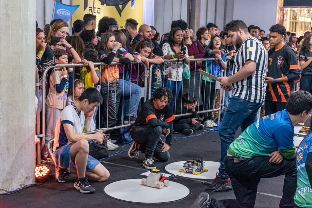 Estudantes e professores do UniFOA participam como juízes da competição de robótica Fira Rio 1 DSC8665